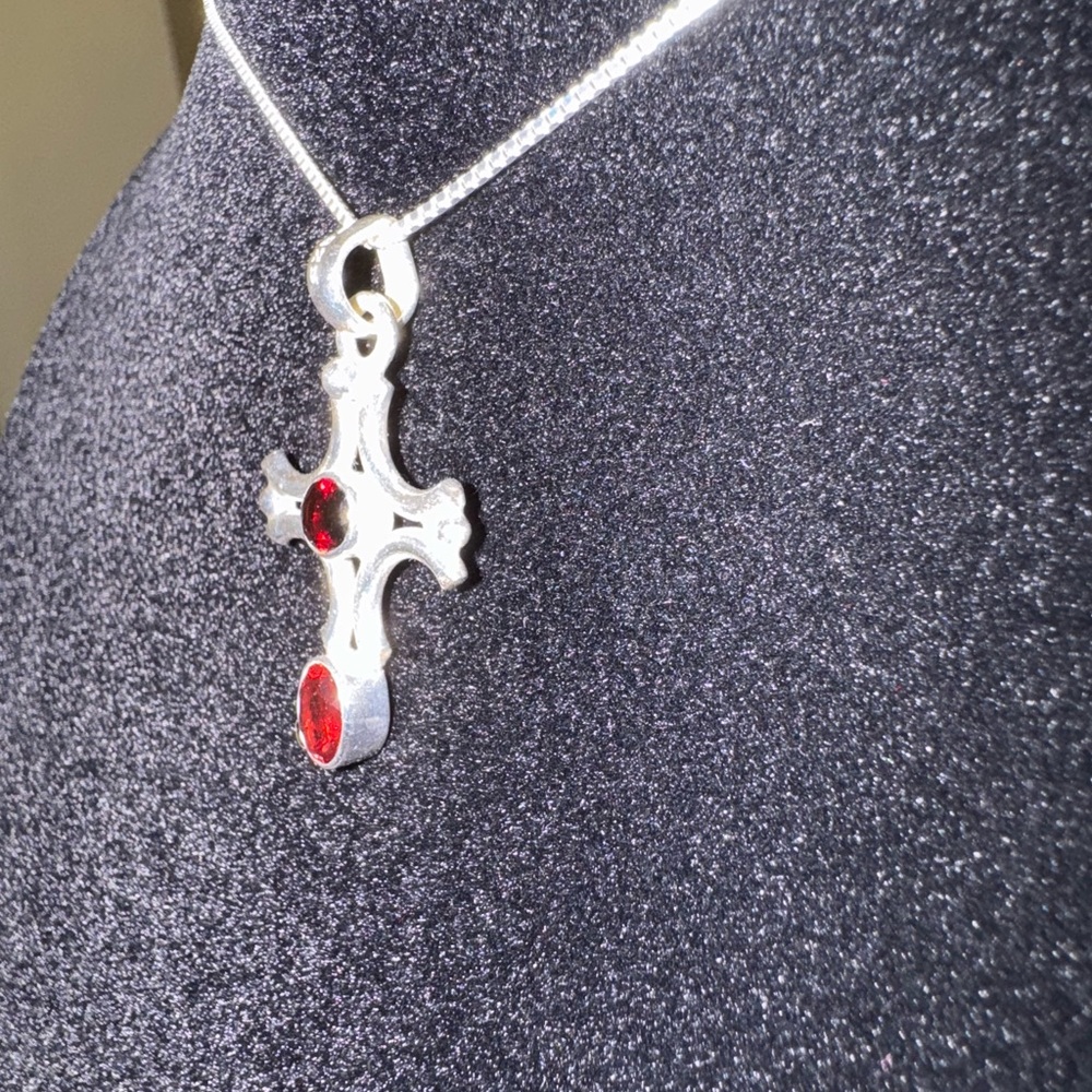 Holy Cross Silver & Garnet Pendant - Picture 4 of 6